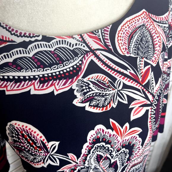 Eliza J Bold Floral Print Knee Length Shift Dress Navy 6 Elbow Sleeves 6 Bandana - Picture 7 of 15